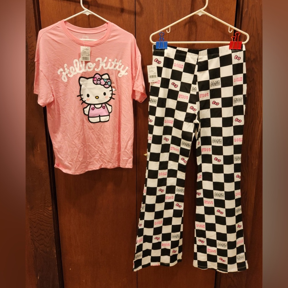 *BNWT* Hello Kitty Outfit